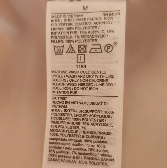 Old Navy puffer coat, size medium - Picture 5 of 10